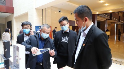 公司贊助學(xué)在泰山企業(yè)發(fā)展年會(huì)