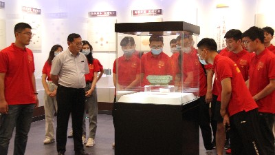 “學(xué)黨史、強(qiáng)信念、跟黨走”走進(jìn)金彩山酒文化園